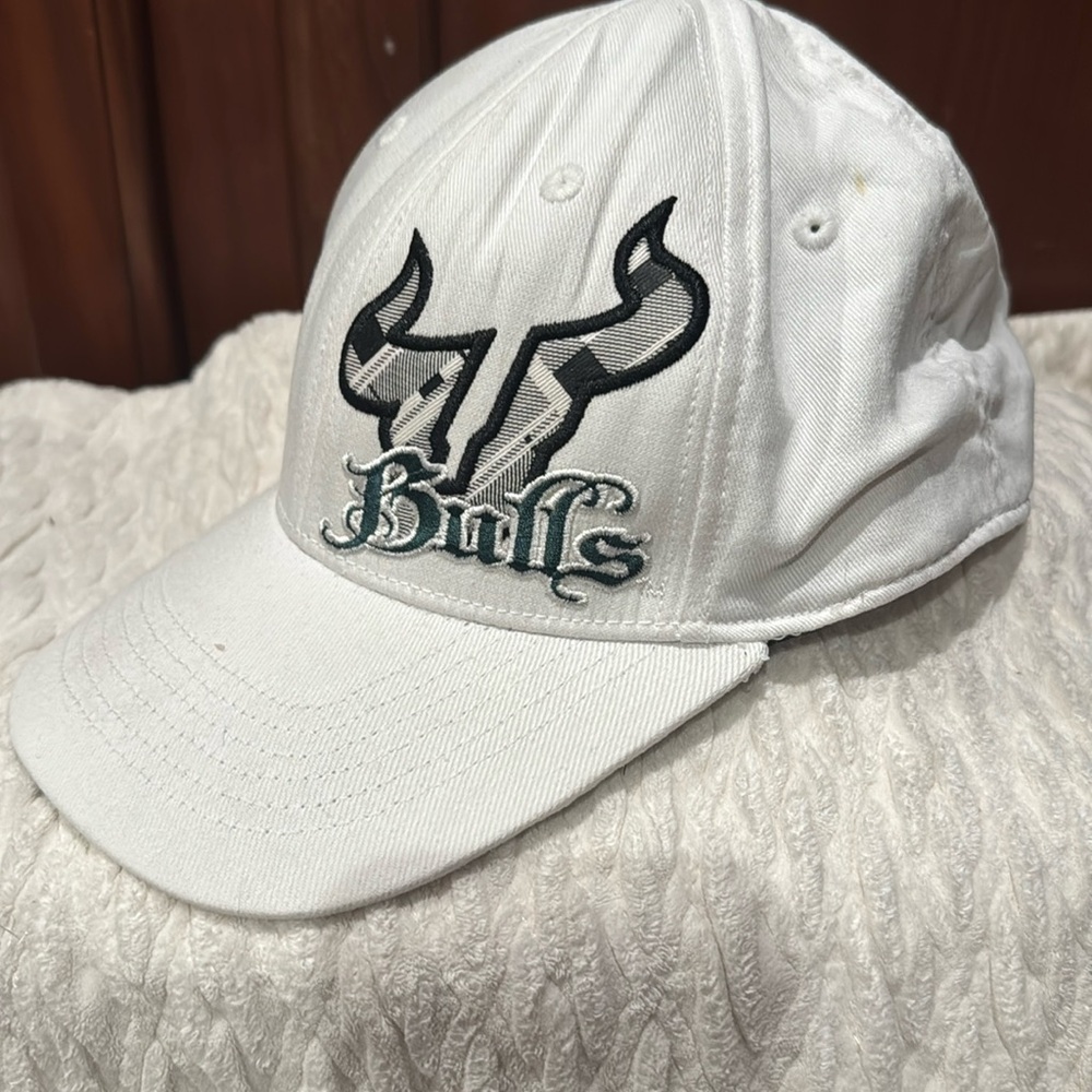 Florida USF Bulls University School white/black and Green Baseball Cap Hat nwot